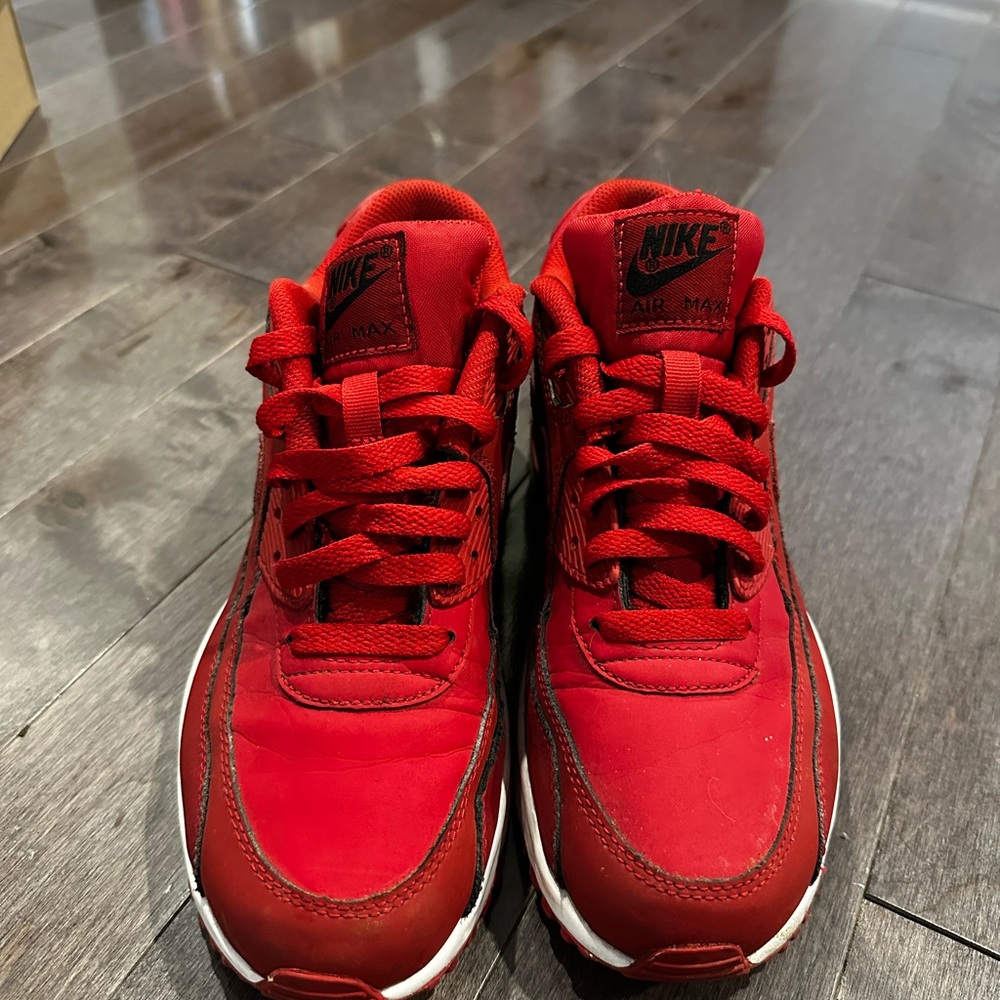 Nike Air Max 90 – Red/Black/White (7Y / 8.5W)